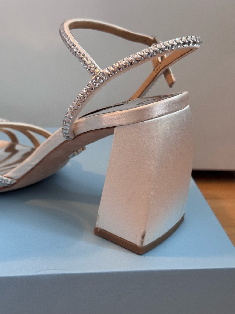 Badgley Mischka Brixley satin heel with rhinestones - Picture 4 of 10